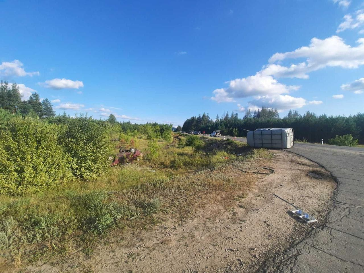 УАЗ перевернулся на бок УАЗ перевернулся на бок