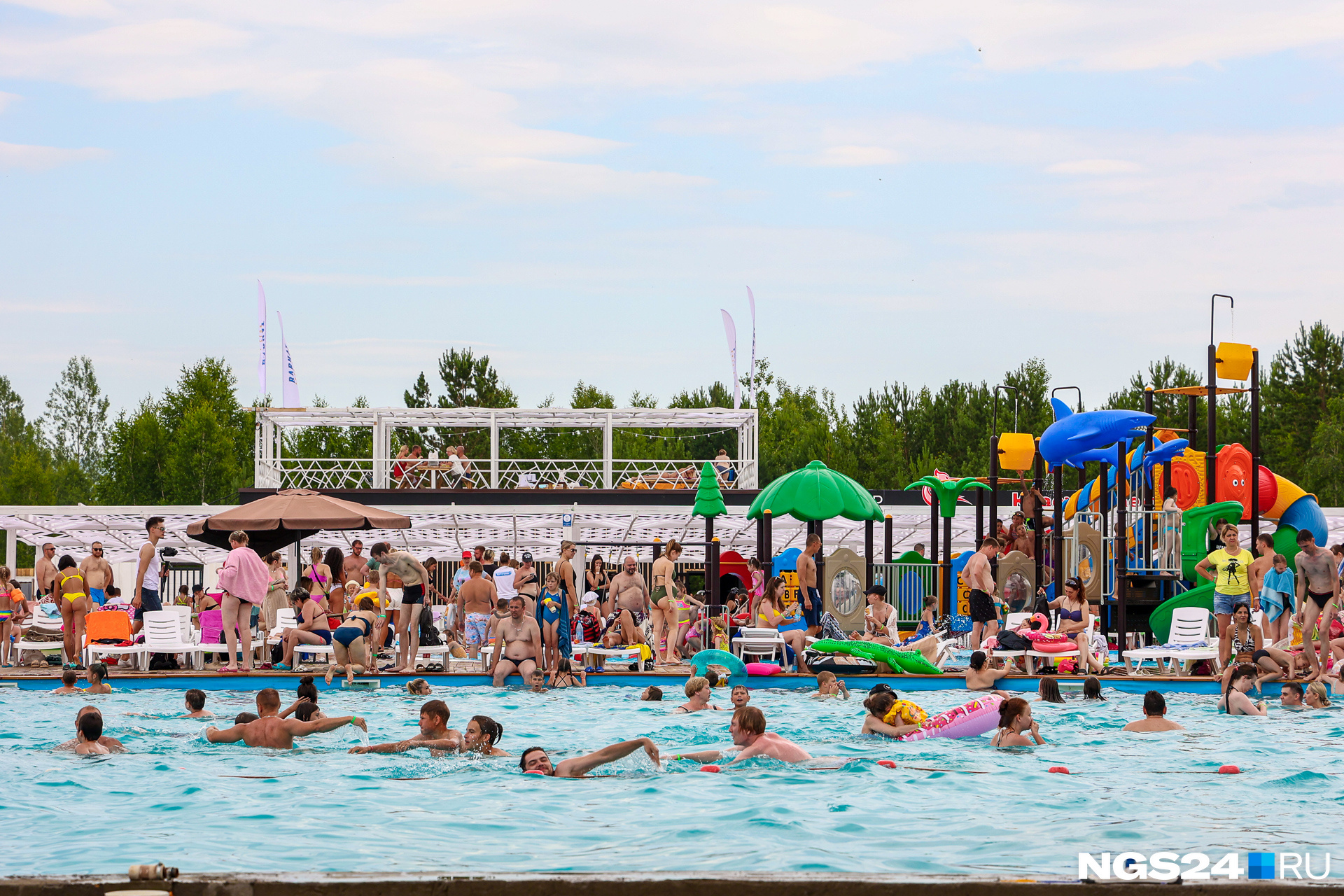 Бархат парк красноярск. Бархат парк Красноярск аквапарк. Аквапарк Бархатово Красноярск. Бархатов аквапарк Красноярск. Бархат парк Сосновоборск аквапарк.