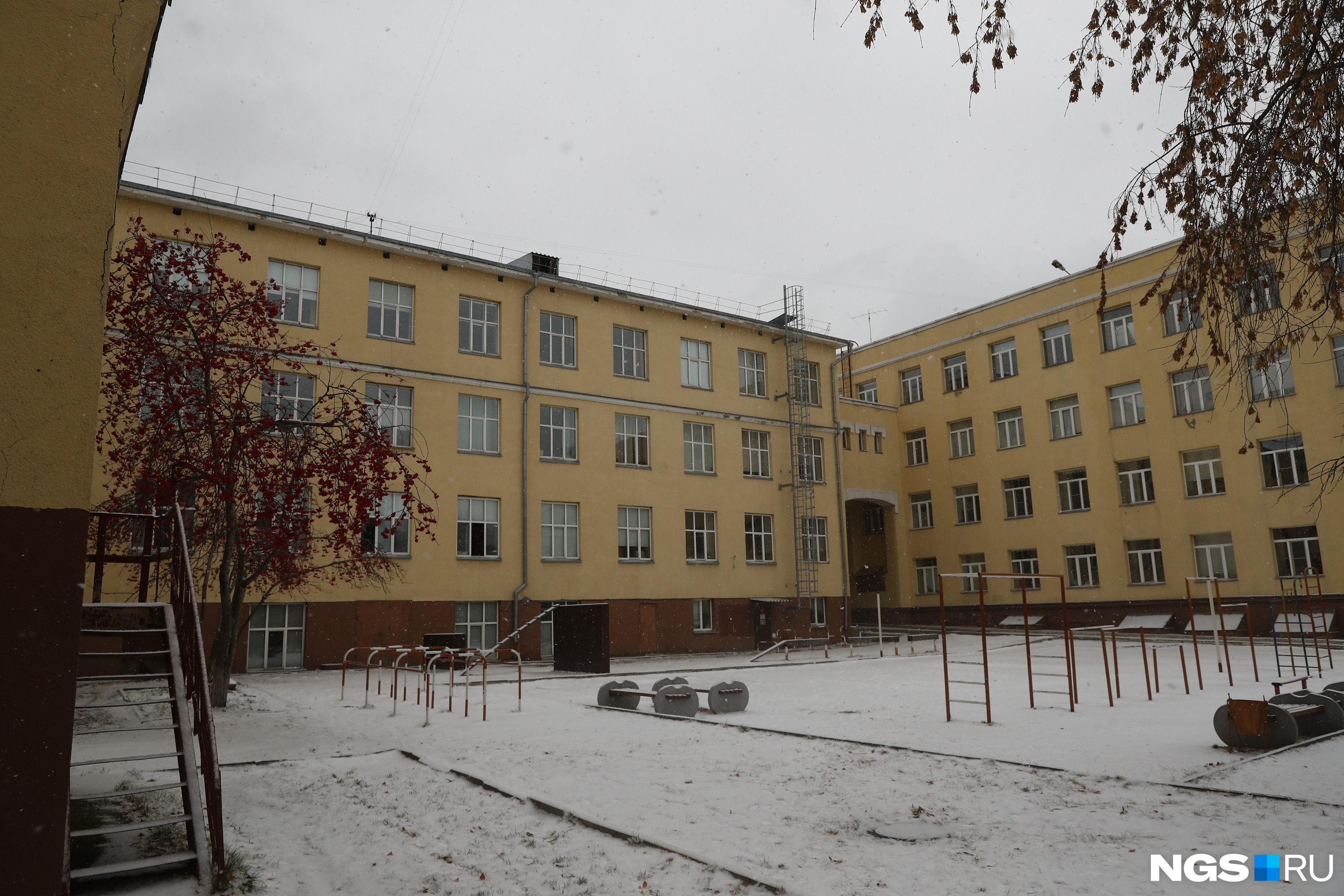 Трое мужчин получили сильные ожоги. Они находятся в областной больнице в тяжелом состоянии Трое мужчин получили сильные ожоги. Они находятся в областной больнице в тяжелом состоянии