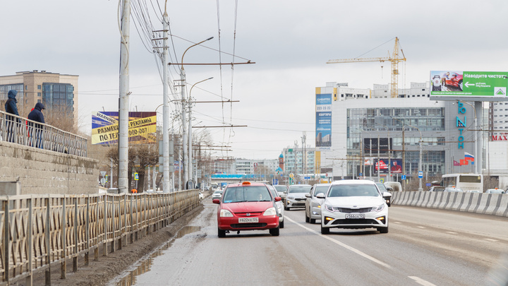 «Яндекс» запустил механизм по пересмотру блокировок красноярских таксистов. Решения будут принимать водители