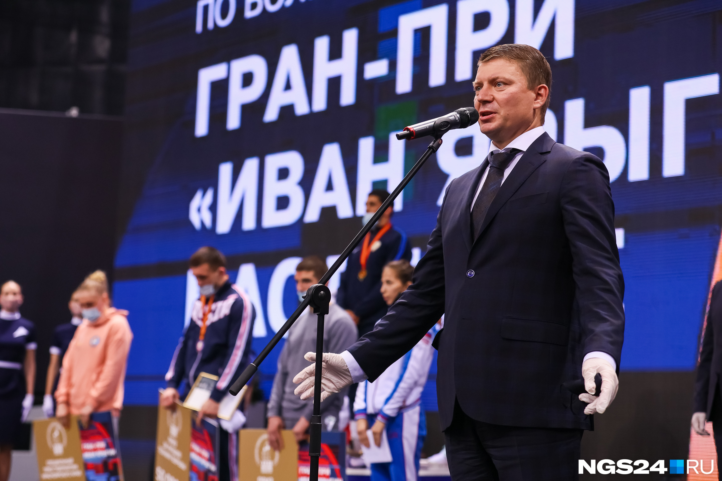 Мэр города Сергей Еремин лично поздравил победителей