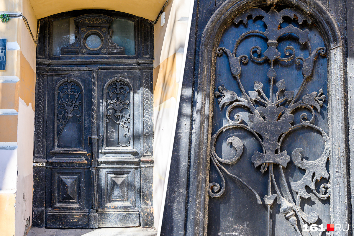 Пушкинская, 83 — входная дверь в особняк психоаналитика Сабины Шпильрейн, ученицы Фрейда и Юнга