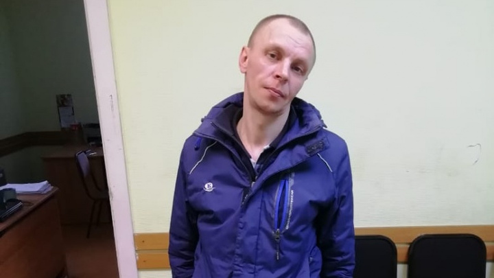 В Омске задержали подозреваемого в краже телефона у умершего на пробежке челябинского офицера