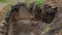Под Новосибирском мужчина утонул в яме, которую разрыли <nobr class="_">коммунальщики —</nobr> СК начал проверку