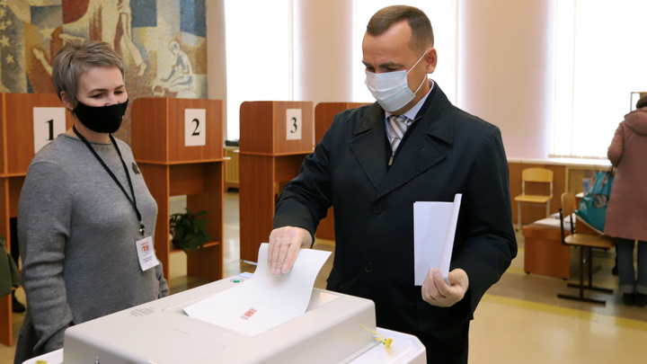 Губернатор Курганской области Вадим Шумков принял участие в выборах депутатов Госдумы