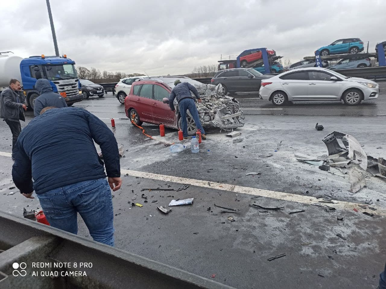 Авария с тремя автомобилями на КАД в Петербурге 4 мая 2021 г. - 4 мая 2021  - ФОНТАНКА.ру