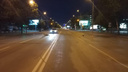Ночью в центре Новосибирска автомобиль сбил мужчину на самокате
