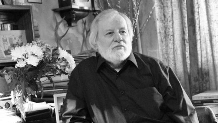 В Екатеринбурге скончался писатель Андрей Комлев. У него был коронавирус