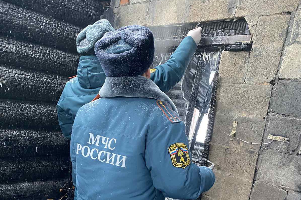 Пожар на чкпз. МЧС по Копейску. Пожар в Вахрушево Челябинской. Копейск сгорела Церковь. Сгорел храм 2021.