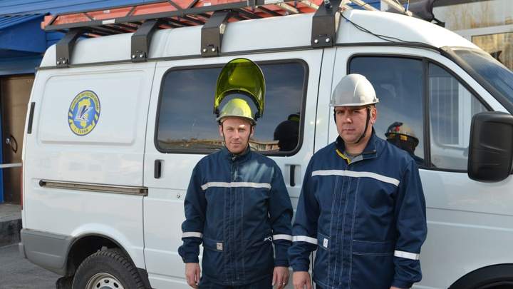 Электрики спасли женщину с четырьмя детьми на пожаре в Кузбассе