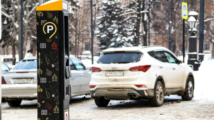 Можно ли бесплатно парковаться на улице Рождественcкой? Отвечает NN.RU