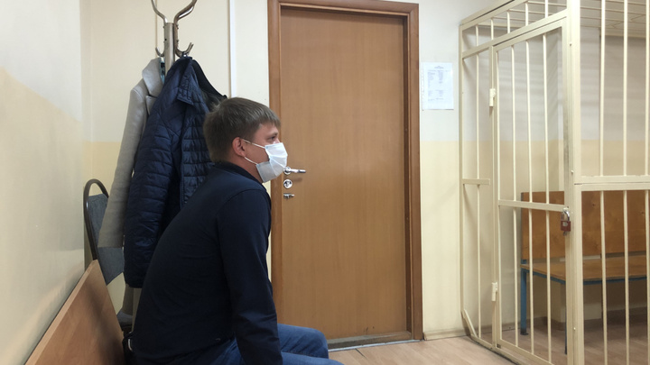 Многодетному отцу из Екатеринбурга, который убил знакомого пинком под зад, вынесли приговор
