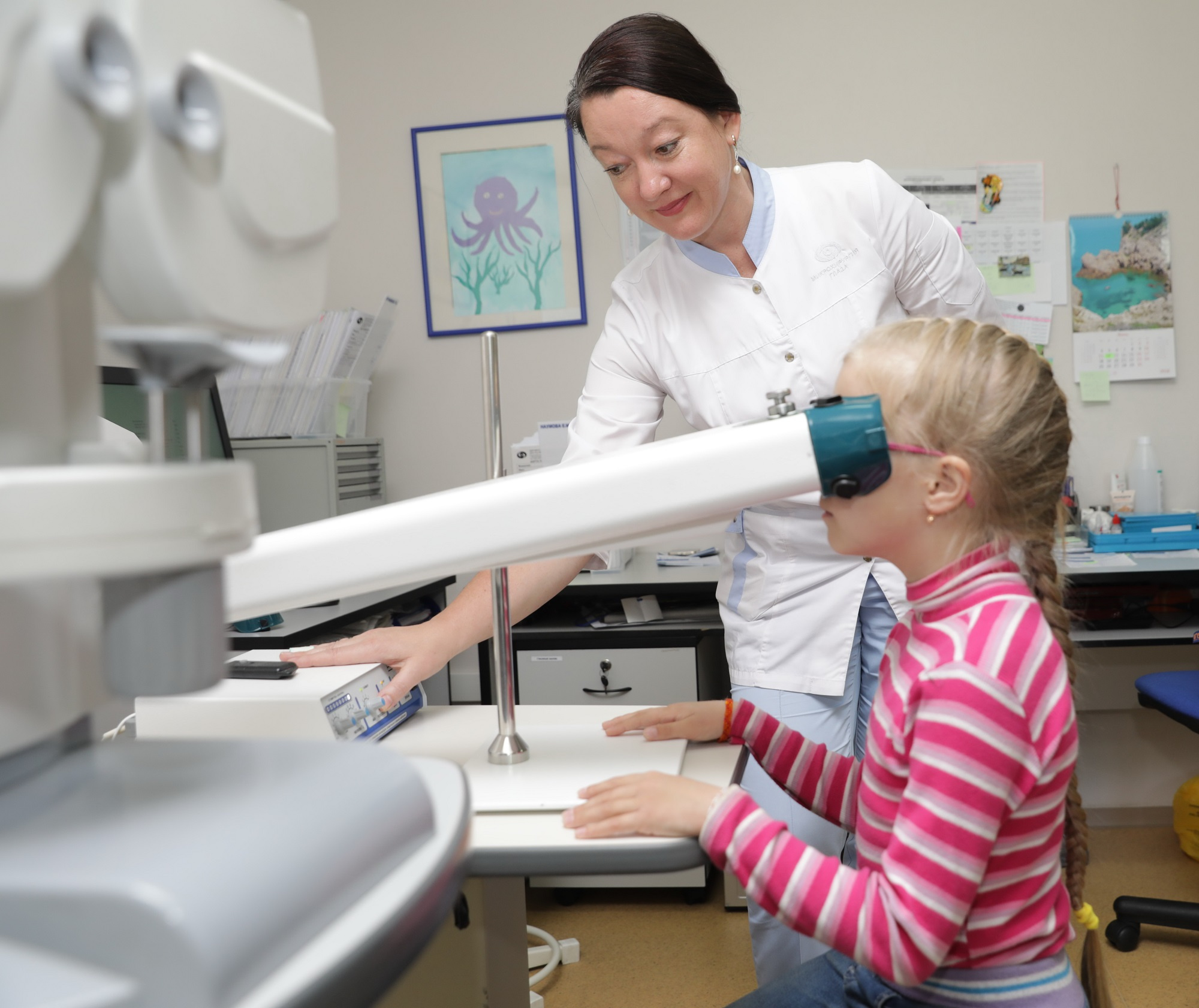 Проверять зрение ребенка нужно регулярно с самого рождения