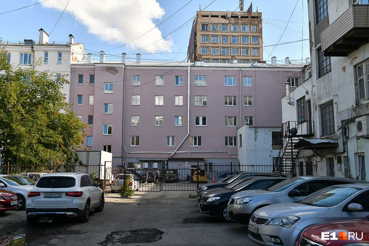 Более уютные виды в изнанке улицы Вайнера тоже встречаются Более уютные виды в изнанке улицы Вайнера тоже встречаются