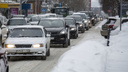 В Новосибирске на две недели перекрывают дорогу, по которой водители объезжали пробку возле площади Труда