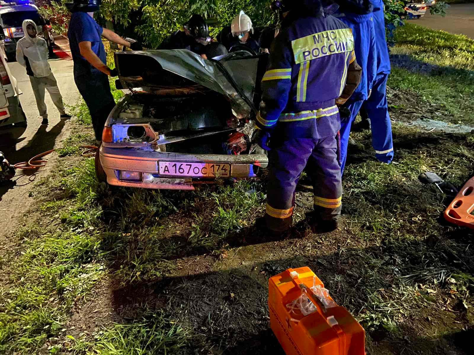 Пассажир искореженного ВАЗ-2115 от полученных травм впал в кому
