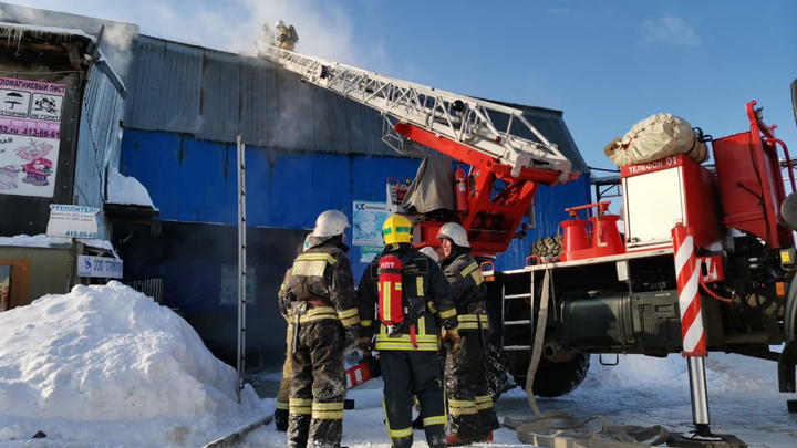 Пожар площадью 200 кв. метров произошел в здании бывшего нижегородского мясокомбината