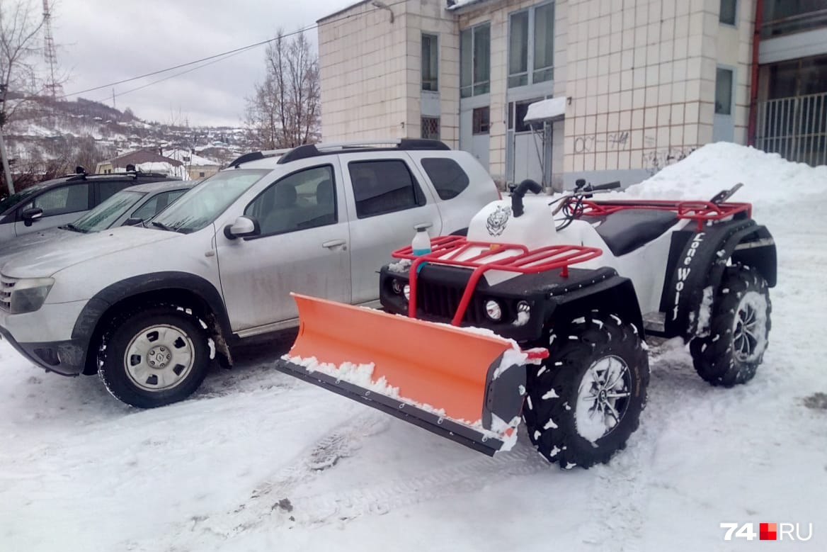 Как устроен выброс снега на самодельной снегоуборочной машине