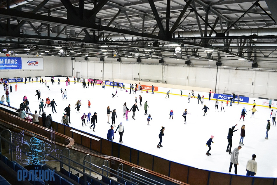 Дворец спорта каток. Дворец спорта Орленок Пермь. Каток в Дворце спорта орлёнок Пермь. Пермь Орленок Пермь каток. Дворец спорта орлёнок каток.