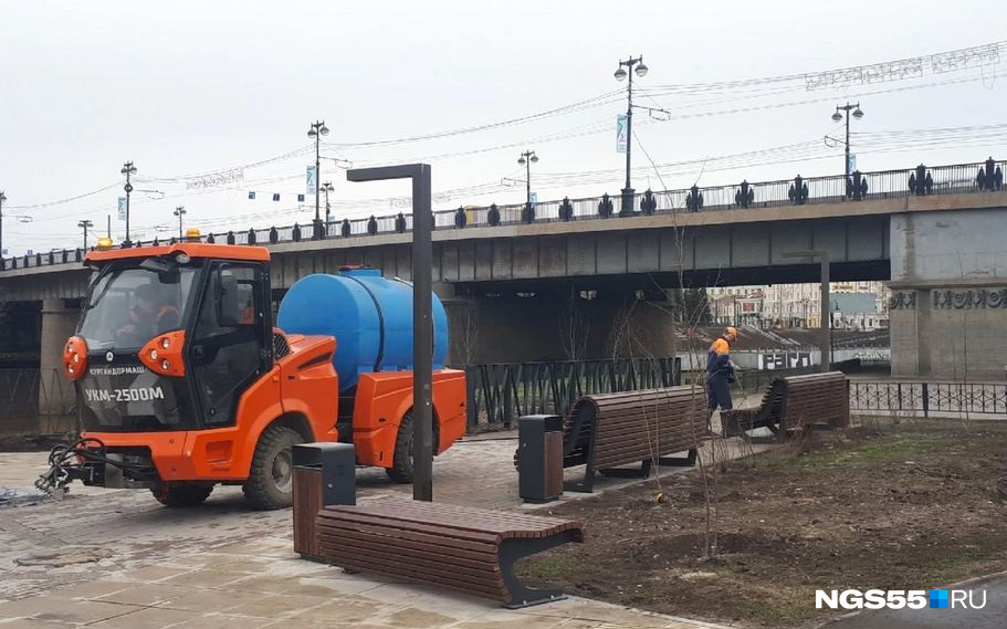 Набережную Оми сдали на полгода позже, чем планировалось