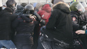 «Хотел помочь упавшему полицейскому»: участника акции протеста в Челябинске арестовали на <nobr class="_">13 суток</nobr>