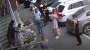 Появилось новое видео конфликта соседей с подростками из-за падения девочки с крыльца в Челябинске