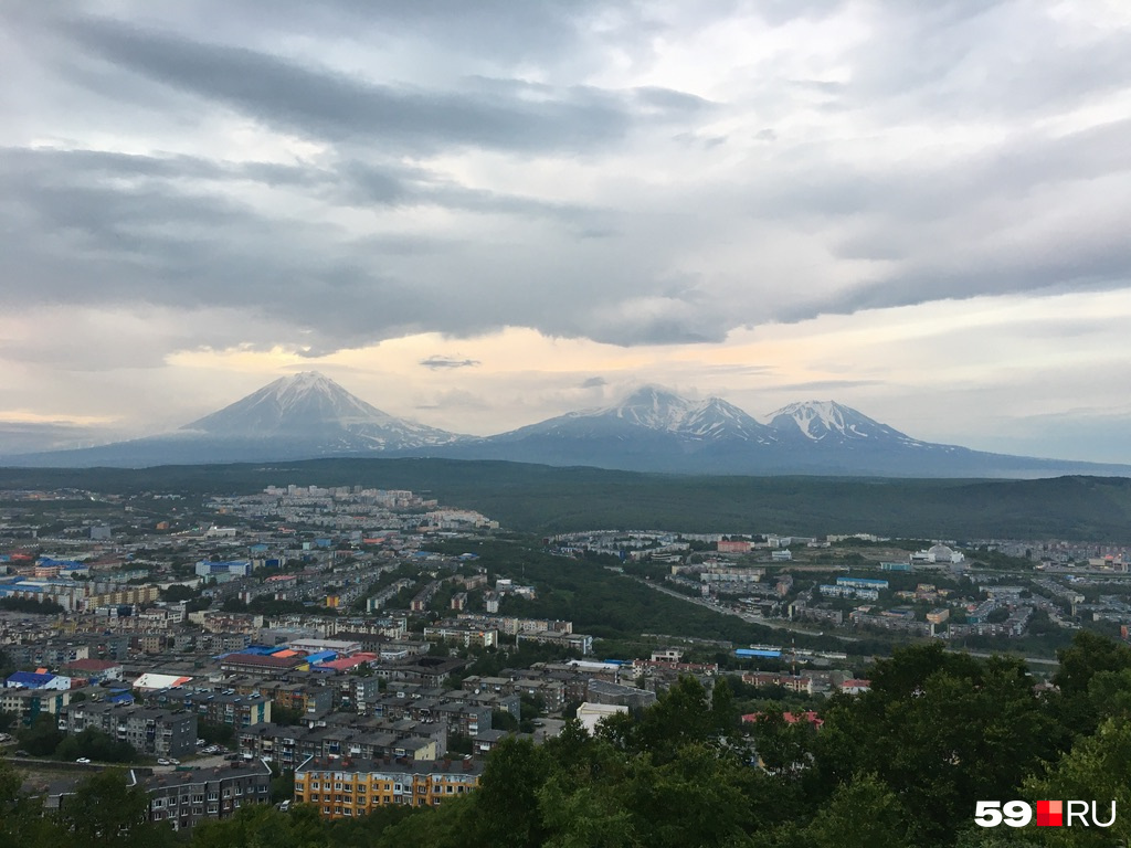 Петропавловск-Камчатский, вид с сопки Мишенной Петропавловск-Камчатский, вид с сопки Мишенной