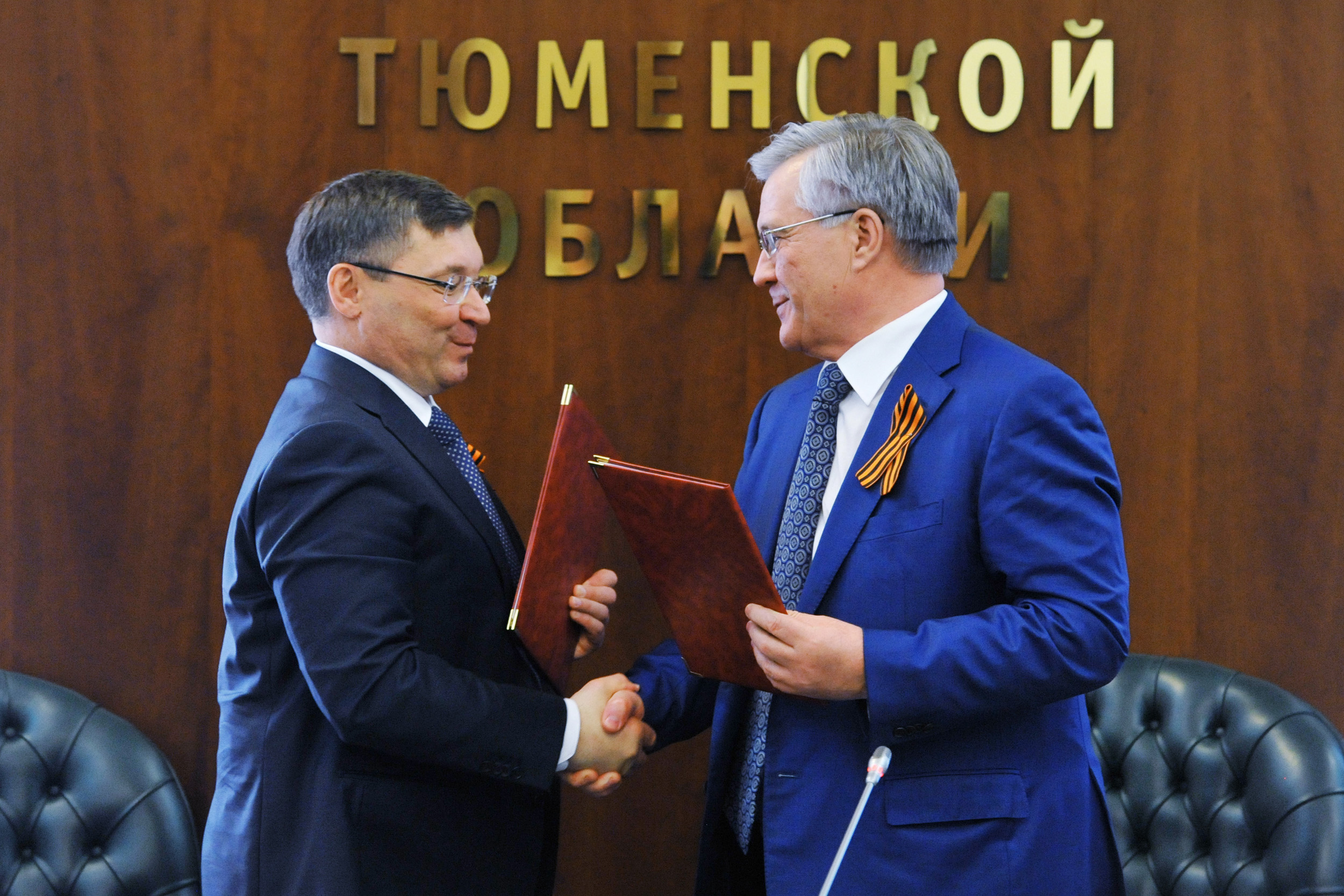 Владимир Богданов (справа) пробыл в парламенте всего один созыв Владимир Богданов (справа) пробыл в парламенте всего один созыв