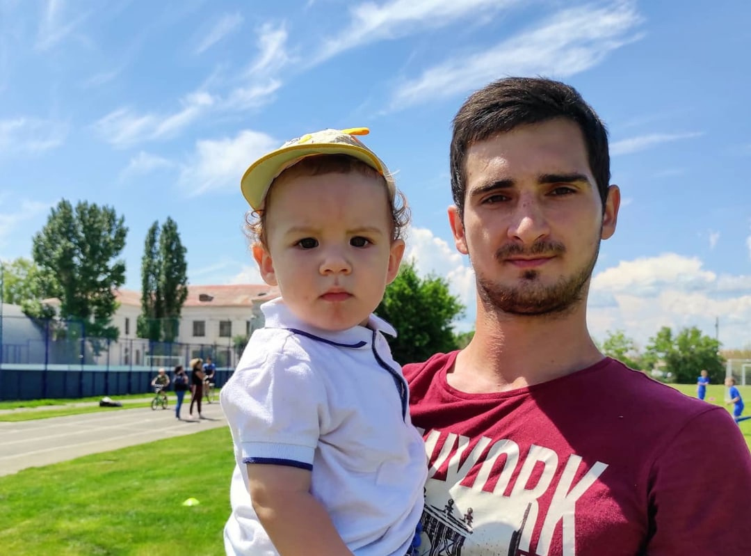 Малыш еще не знает, что он самый настоящий богатырь Малыш еще не знает, что он самый настоящий богатырь