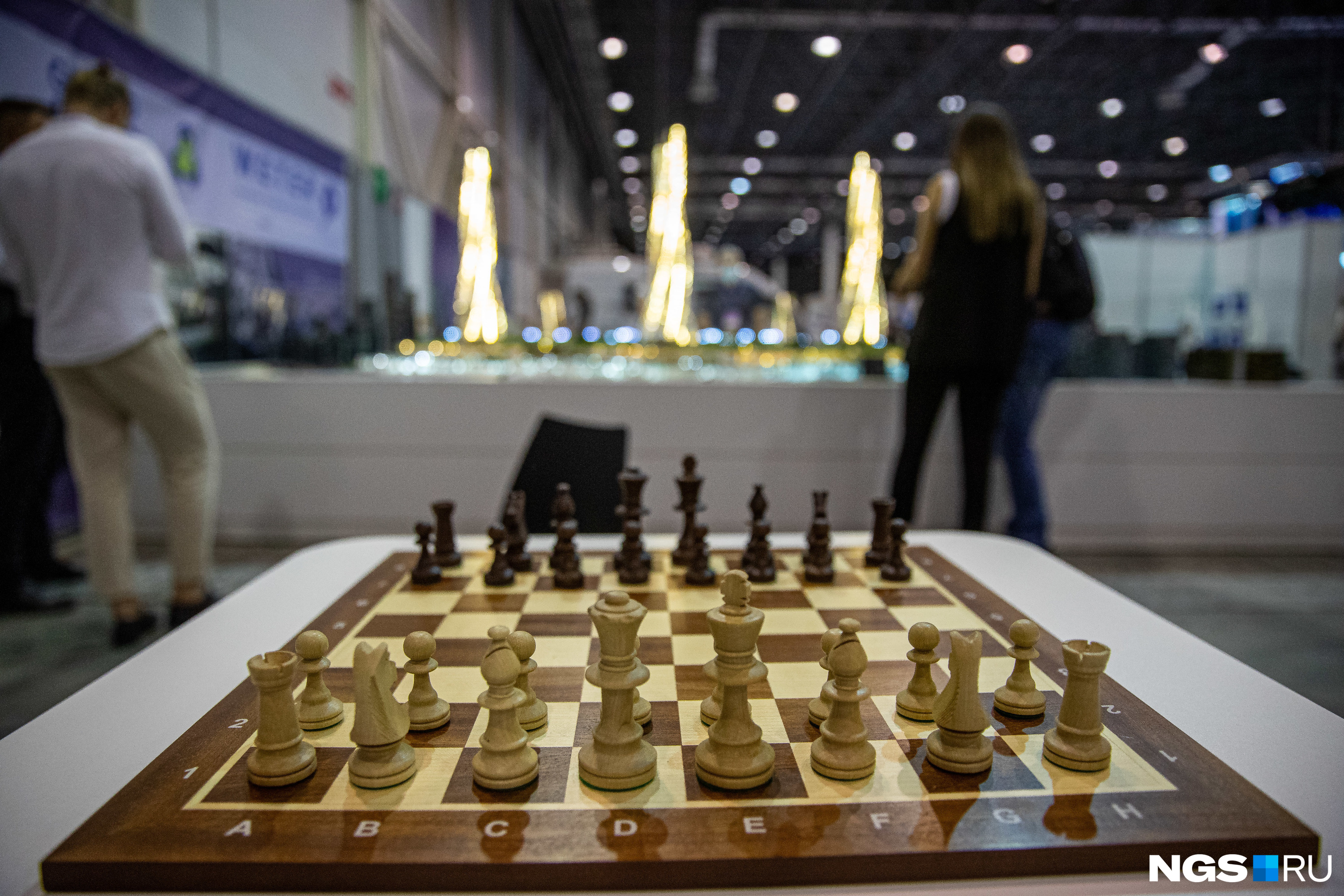 Участники форума, посвященного новым технологиям, могли поиграть в аналоговые шахматы