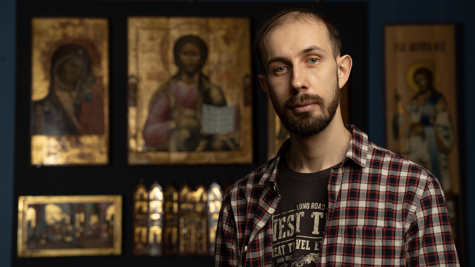 Спаси и сохрани: челябинский художник восстанавливает древние иконы стоимостью в миллионы рублей