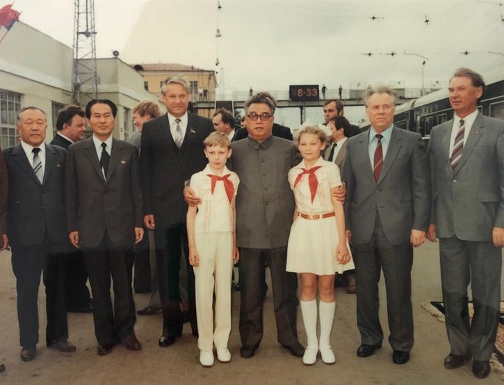 Встреча президента КНДР Ким Ир Сена на железнодорожном вокзале, 1984 год Встреча президента КНДР Ким Ир Сена на железнодорожном вокзале, 1984 год