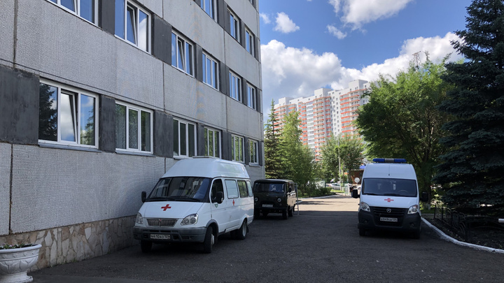 Больных COVID-19 со средней тяжестью из Красноярска начали класть в пригородные госпитали