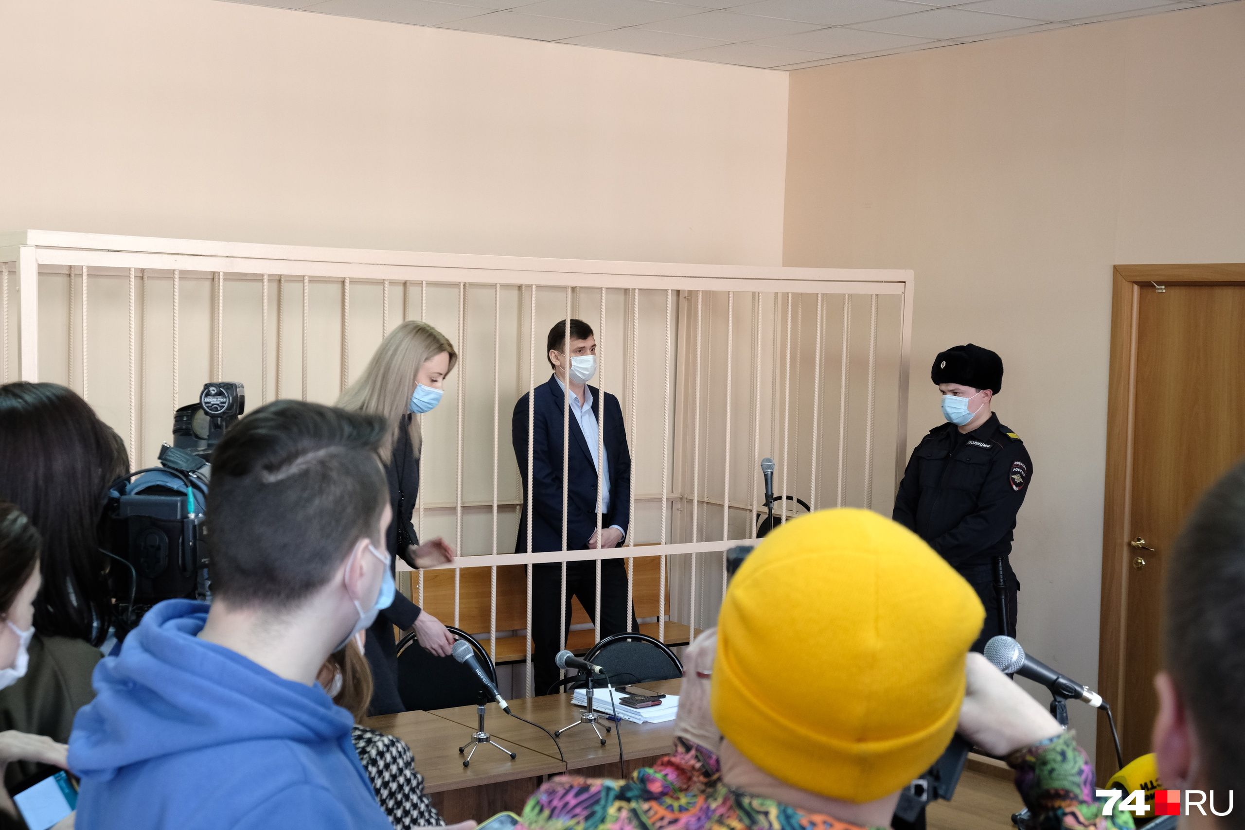 Олег Извеков и его адвокат просили о домашнем аресте для чиновника