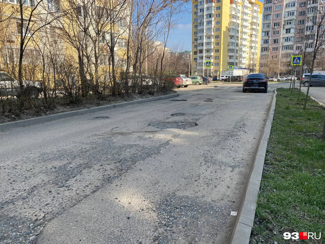 Состояние дороги после зимы Состояние дороги после зимы
