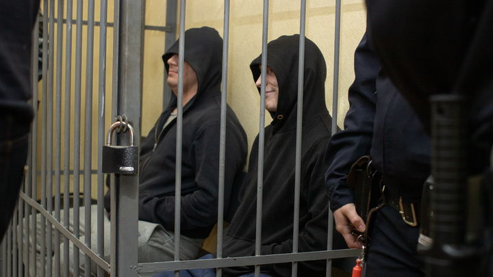 В Екатеринбурге заново стартовал суд над полицейскими, которых обвинили в изнасиловании секс-работницы