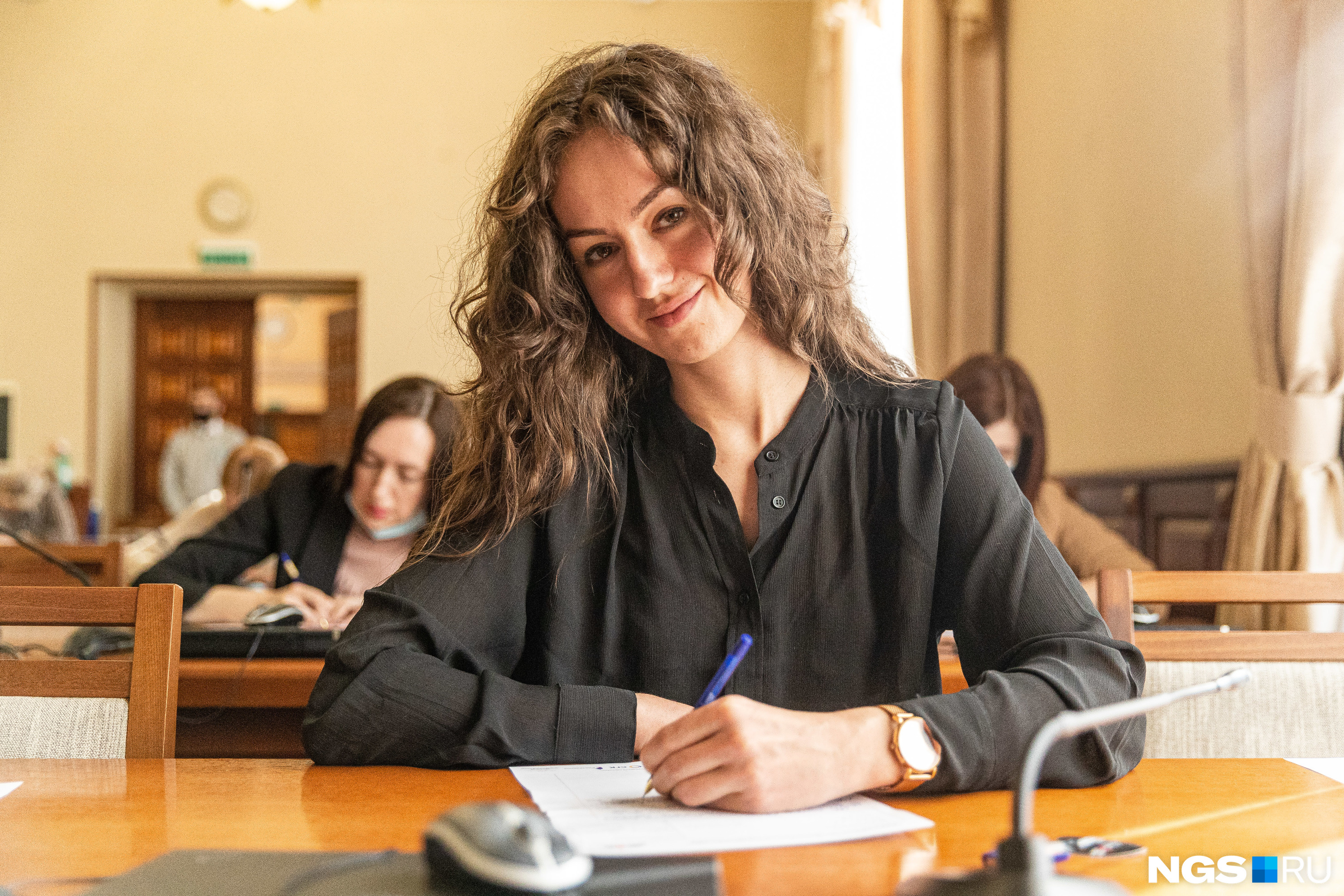 Когда определят отличников, им по традиции вручат сертификаты и сувениры Когда определят отличников, им по традиции вручат сертификаты и сувениры