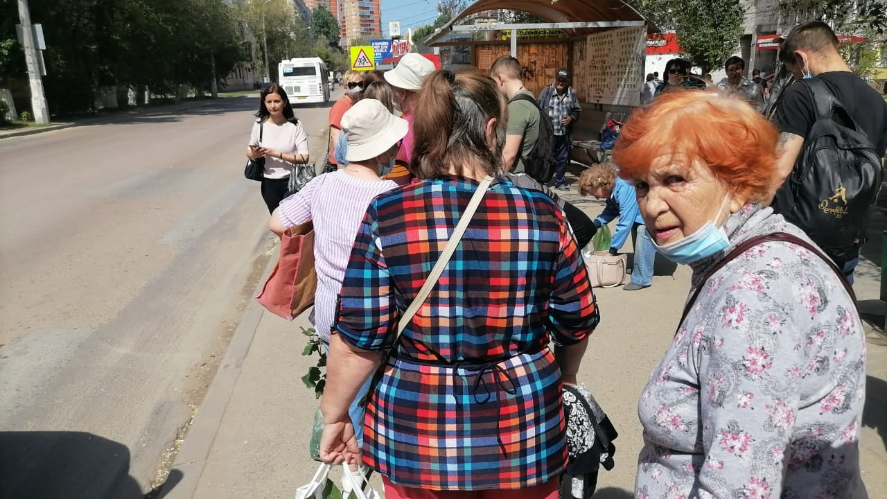 «Люди в России живут все-таки счастливо»: горожанин — о разговорах в покидающем Волгоград дачном автобусе