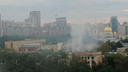 В Екатеринбурге горит здание заброшенной больницы в Зеленой Роще