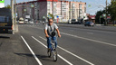 «Дорога в автомобильный ад»: Илья Варламов раскритиковал велодорожки на Комсомольском проспекте