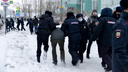 ОМОН, полиция и длинная прогулка по Архангельску: смотрим, как прошла акция протеста 31 января