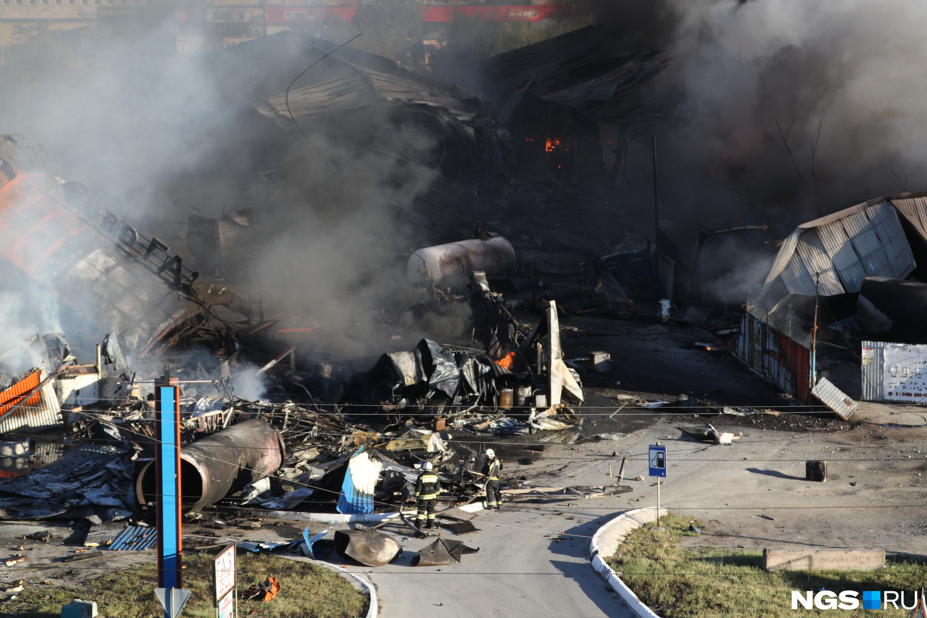 сгорел электробус в москве. кажись пожар. как выглядит пожар в воде. кажись пожар. кажись пожар.