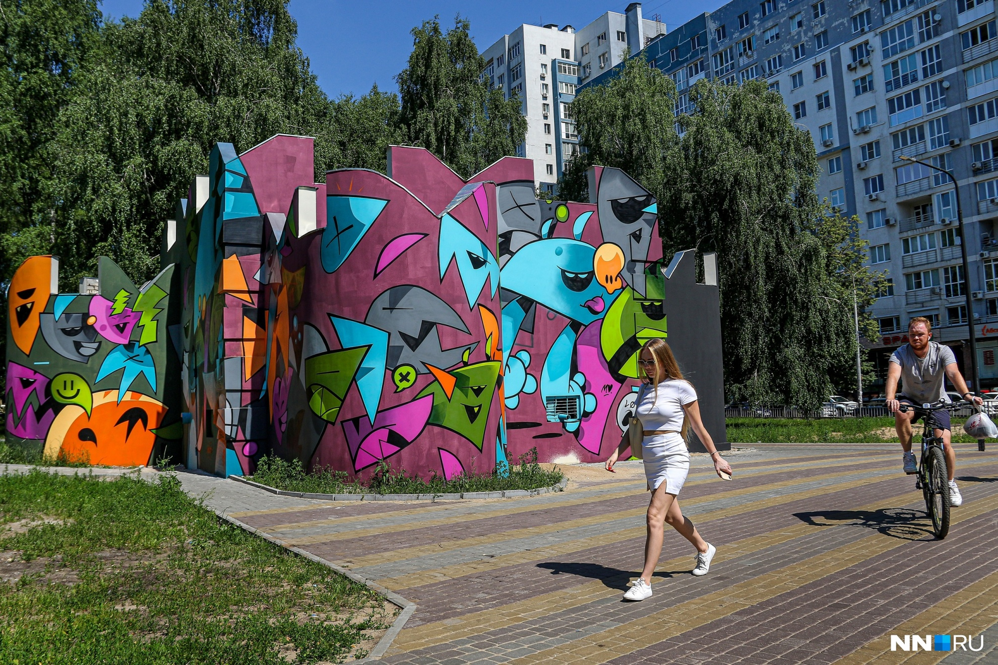 В парке имени Пушкина появилась работа московского художника Захара Евсеева, в творческой среде более известного как ZAK MINI MONSTER