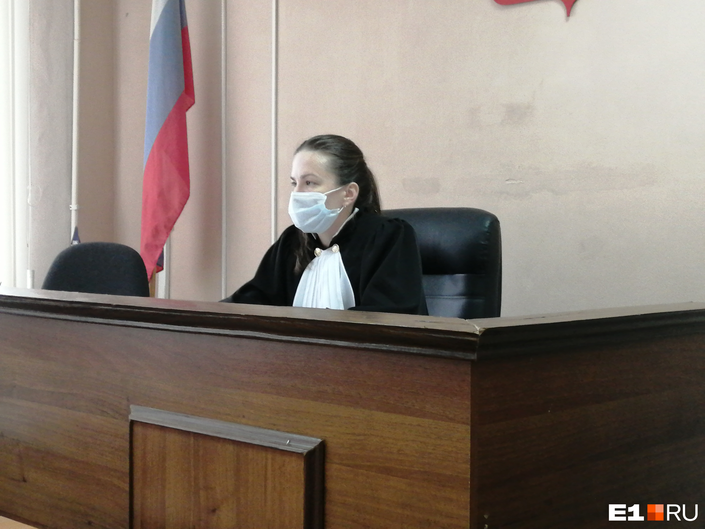 Судья Татьяна Чащина задавала уточняющие вопросы Судья Татьяна Чащина задавала уточняющие вопросы