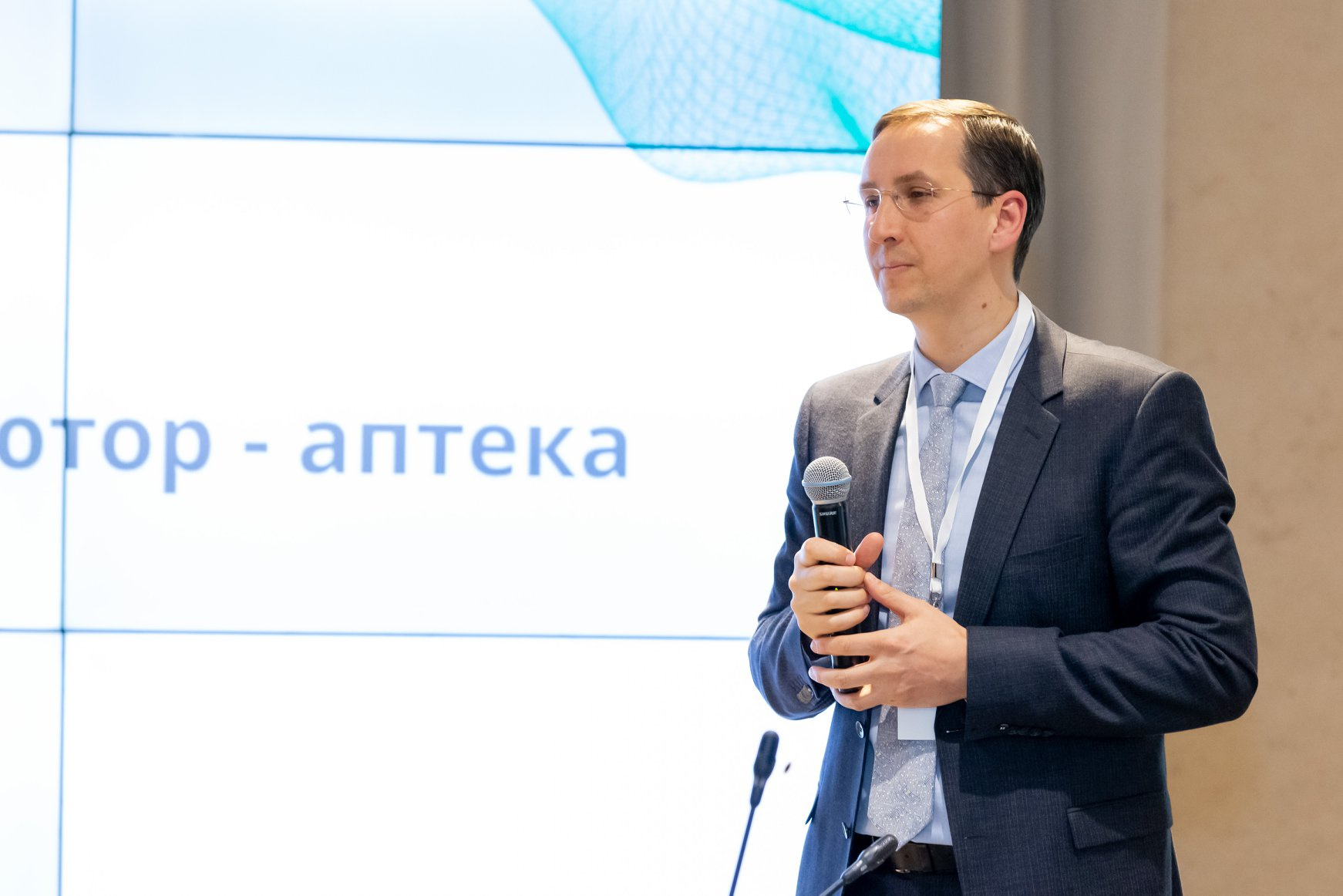 Аналитик Иван Федяков считает, что россияне не будут ставить ремонты на стоп — менталитет не тот Аналитик Иван Федяков считает, что россияне не будут ставить ремонты на стоп — менталитет не тот