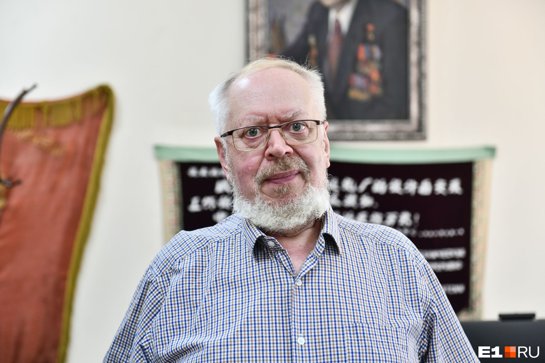 Научный сотрудник музея истории Уралмашзавода Сергей Агеев, кажется, главный в городе эксперт по истории Цзян Цзинго Научный сотрудник музея истории Уралмашзавода Сергей Агеев, кажется, главный в городе эксперт по истории Цзян Цзинго