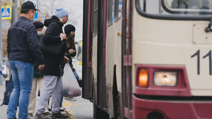 В центре Челябинска из-за ремонта теплотрассы ограничат движение троллейбусов и автомобилей