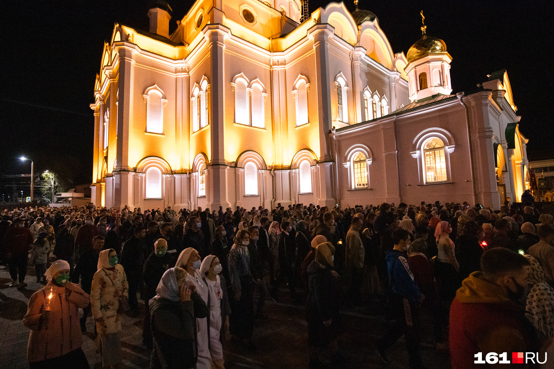 богослужения в соборе ростова на дону. ростов богослужение. католическая рождественская служба в ростове на дону. рождественская служба в храме. пасхальная служба.