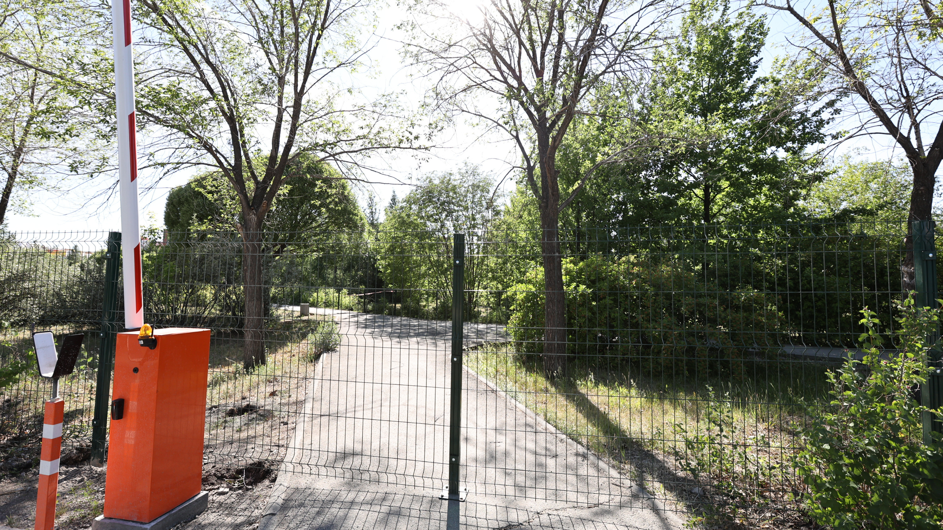 Вокруг ботанического сада ЧелГУ установили забор