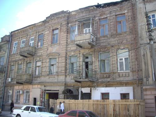 А так дом выглядел в 2011 году, когда его решили снести А так дом выглядел в 2011 году, когда его решили снести